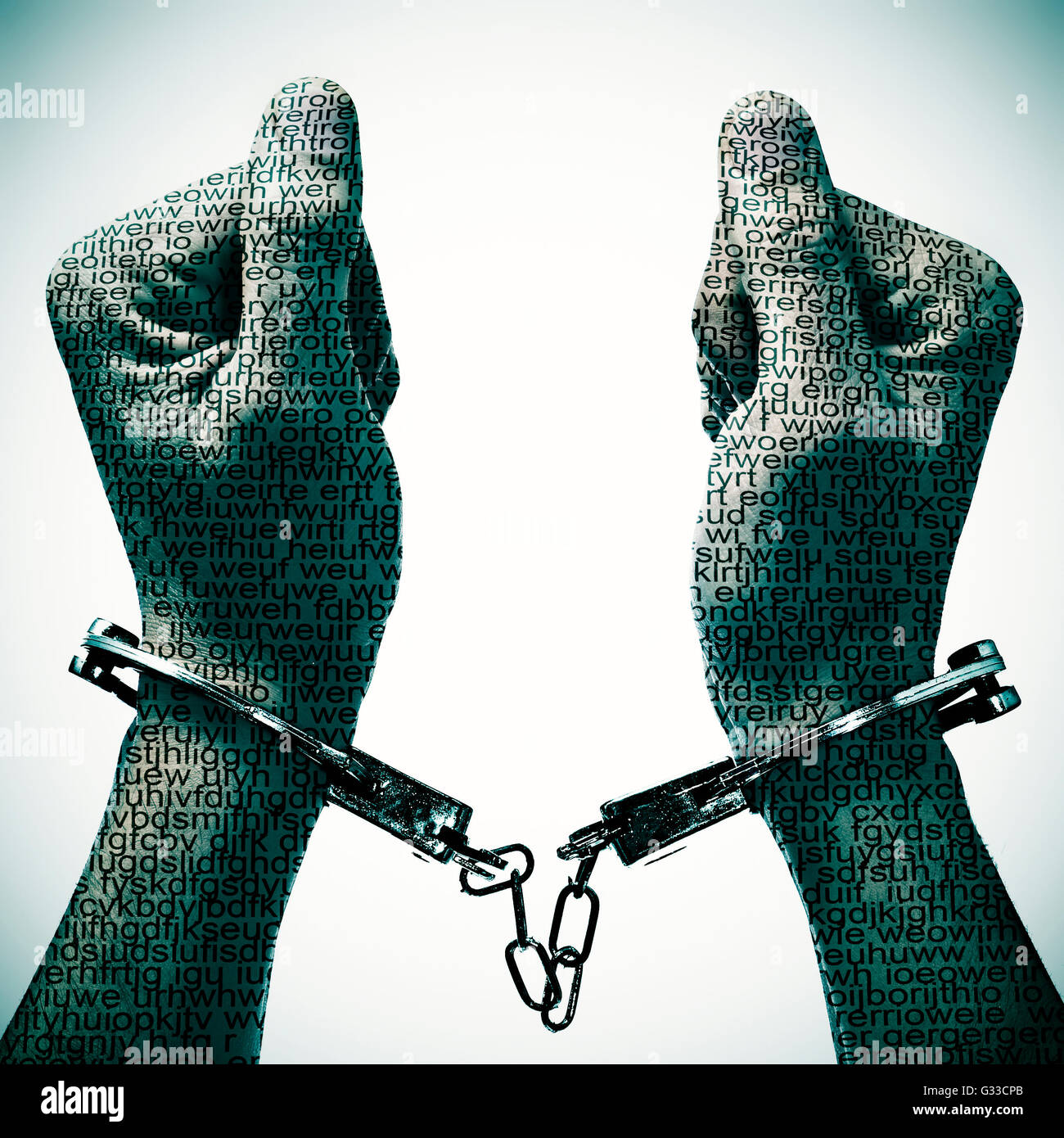 Nahaufnahme von einem gefesselten Mann mit seinen Händen und Handgelenken gemustert mit Worten keinen Sinn Stockfoto