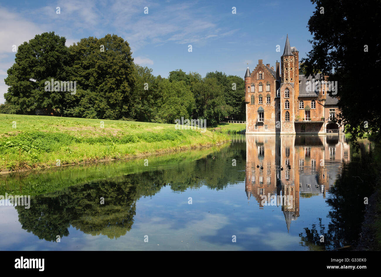 Wissekerke Castle ist ein Wasserschloss im Dorf Bazel in Belgien Provinz Ost-Flandern Stockfoto