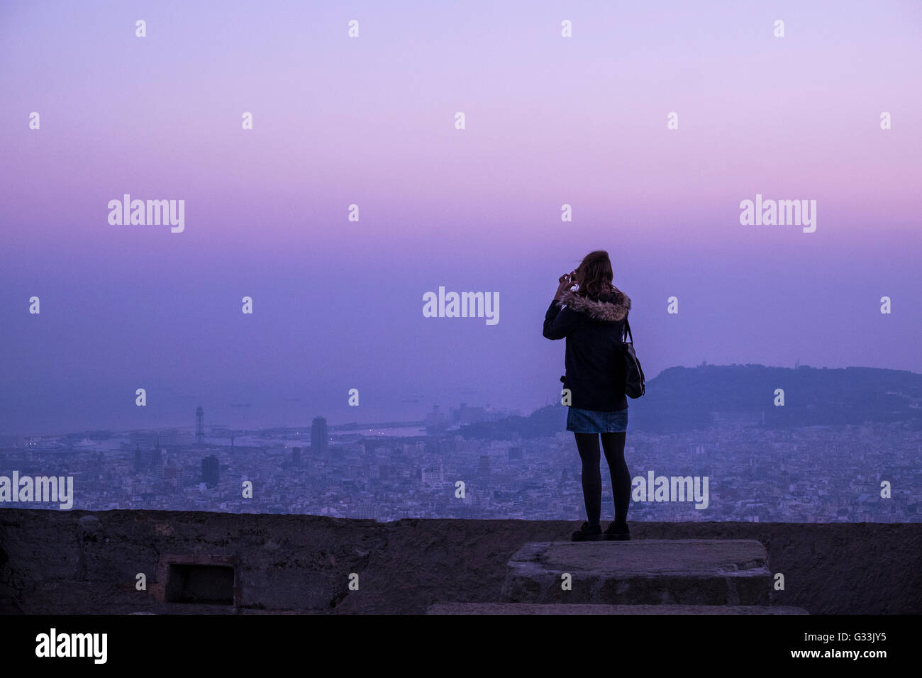 Ausblick auf Barcelona vom Turo De La Rovira Berg, Katalonien, Spanien Stockfoto