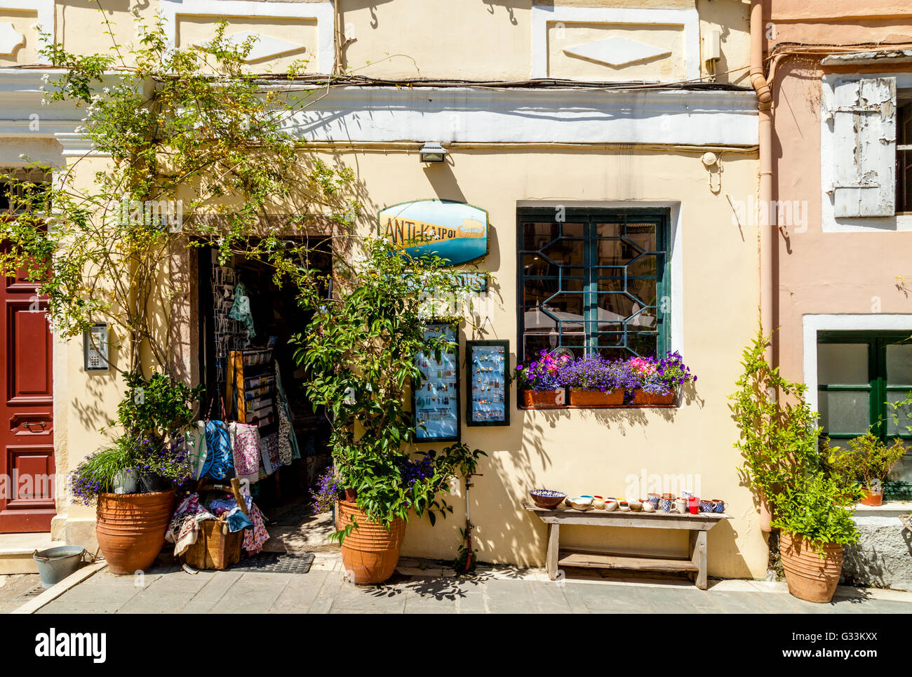 Shop-Exterieur, Altstadt von Korfu, Korfu, Griechenland Stockfoto
