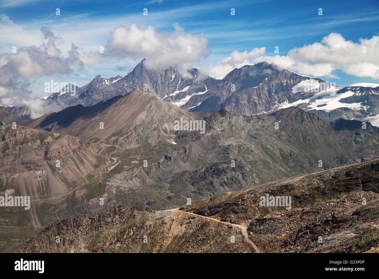 Gipfel der Oberrothorn, Dom, Taschhorn und Alphubel vom Gornergrat in den Schweizer Alpen. Stockfoto