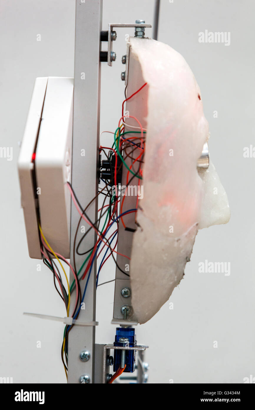 Künstliche Intelligenz experimentellen Roboter, Zukunft suchen Stockfoto
