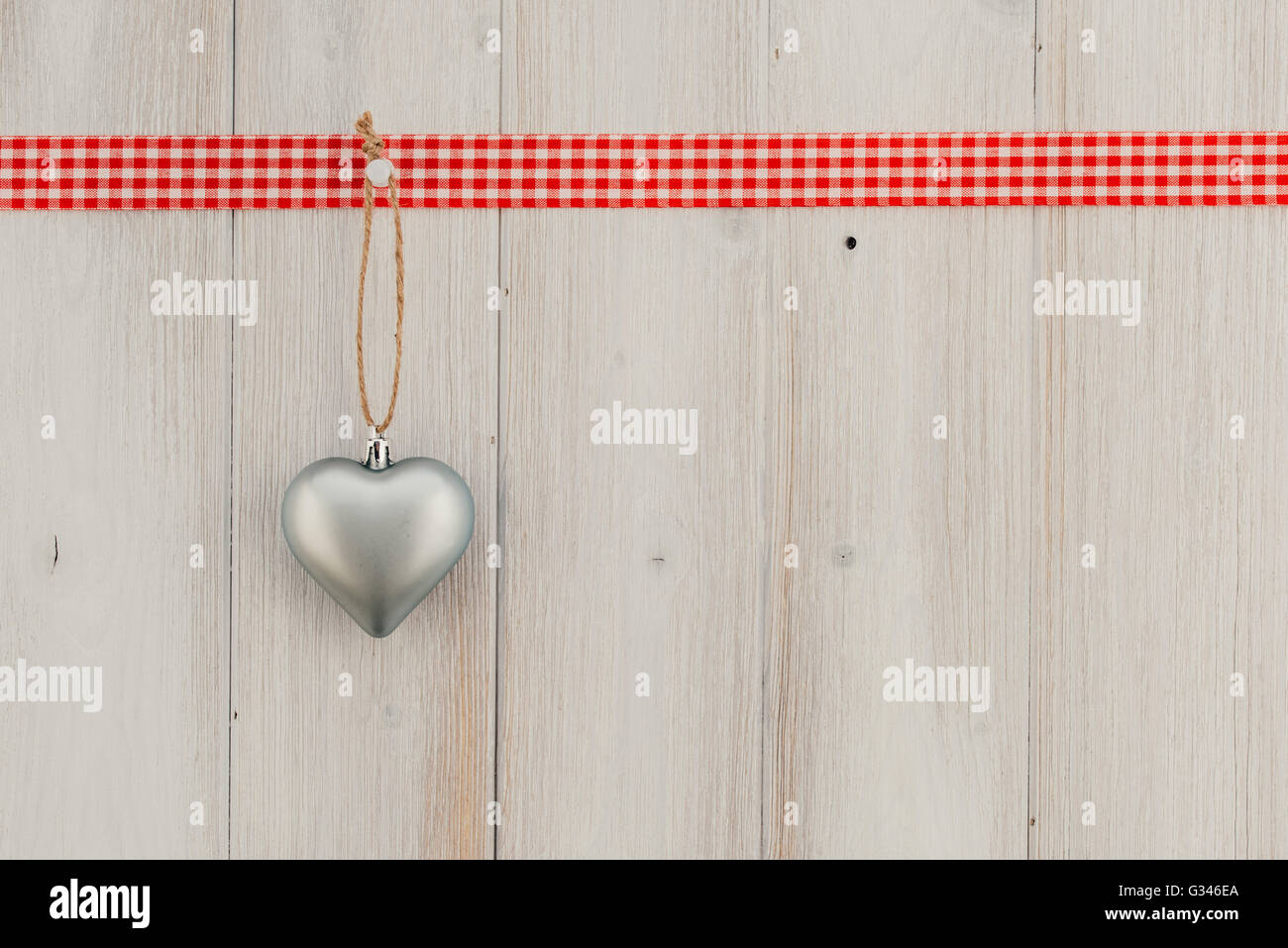Herz-Form auf Vintage Holz-Hintergrund schmücken zum Valentinstag Stockfoto