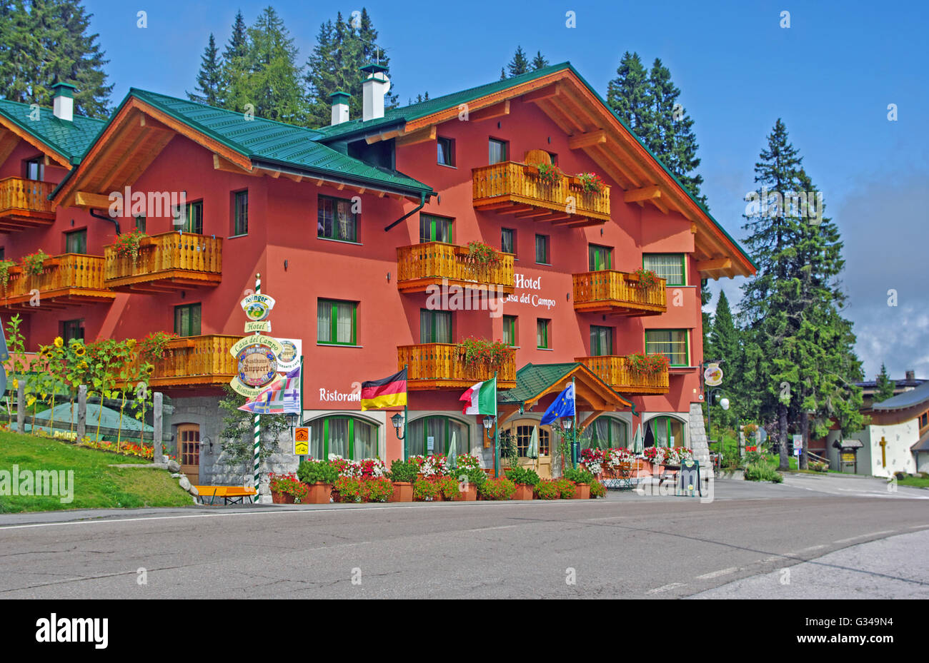 Hotel Casa Del Campo, Passo Campo Carlo Magno, Dolomiten, Italien Stockfoto