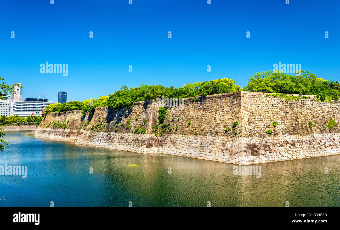 Graben der Burg von Osaka in Japan Stockfoto