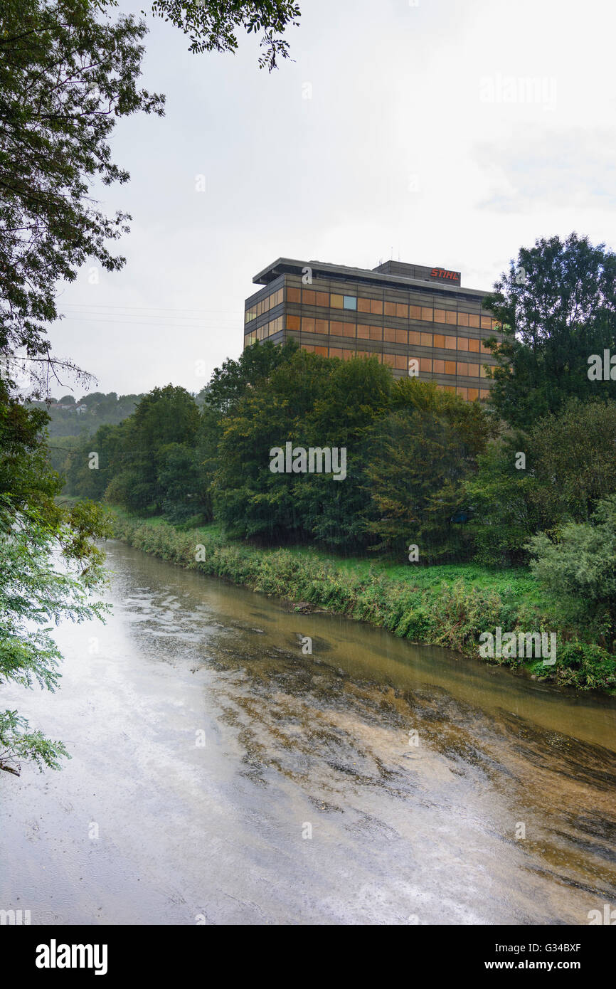 Sitz der Stihl am Fluss Rems in Regen, Deutschland, Baden-Württemberg, Region Stuttgart, Waiblingen Stockfoto