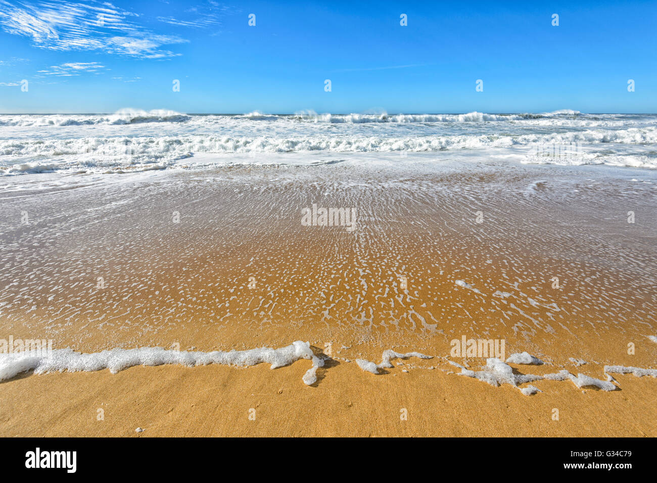 Schäumenden Meere nach einem Sturm Werri Strand, Gerringong, New-South.Wales, Australien Stockfoto