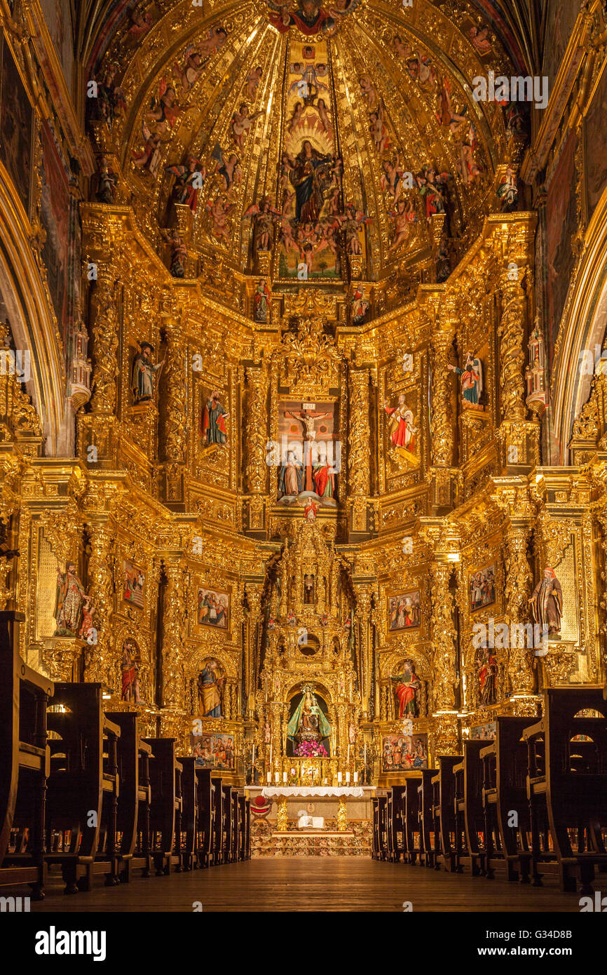 die gold Barock-Altar im Stil Renaissance katholische Kirche St. Maria Himmelfahrt, Navarrete La Rioja Spanien Stockfoto