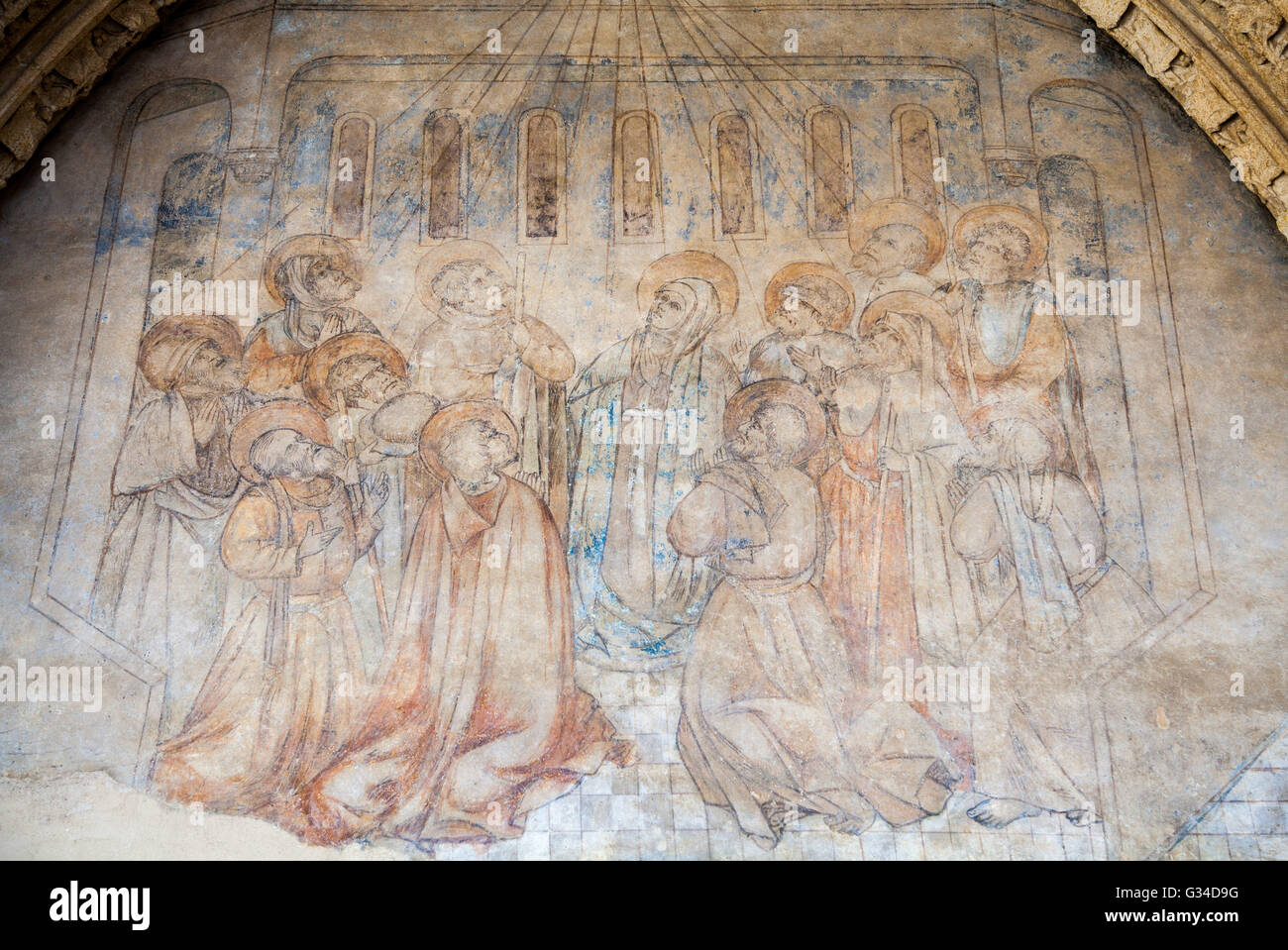 Verblasste historische Kunst unter freiem Himmel, die Leon Cathedral, berühmte religiöse Symbolik. Stockfoto