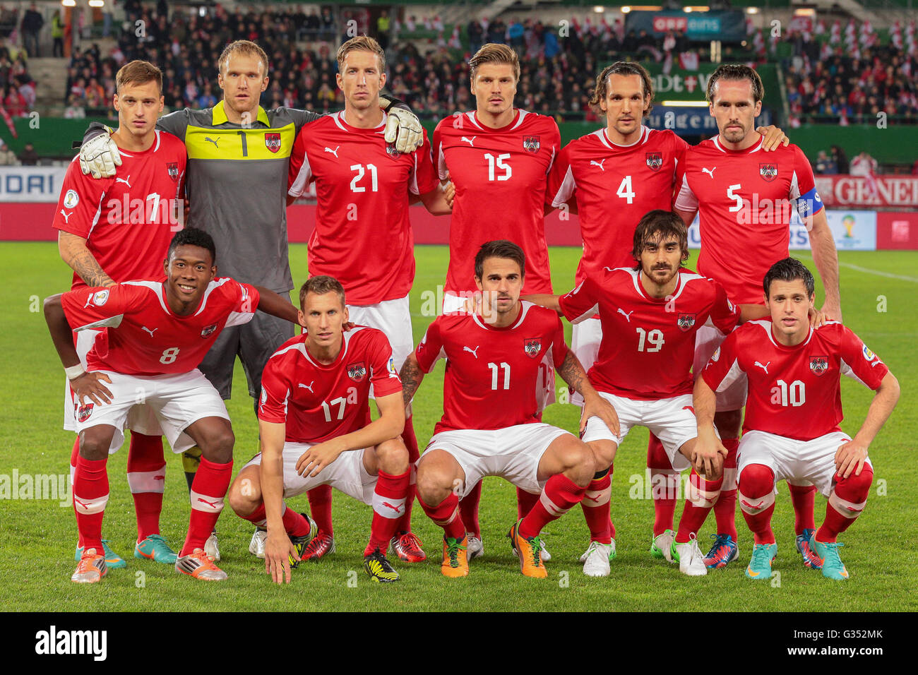 Das österreichische Team stellt sich vor dem WC Qualifier Fußballspiel am 16. Oktober 2012 in Wien, Österreich, Europa Stockfoto