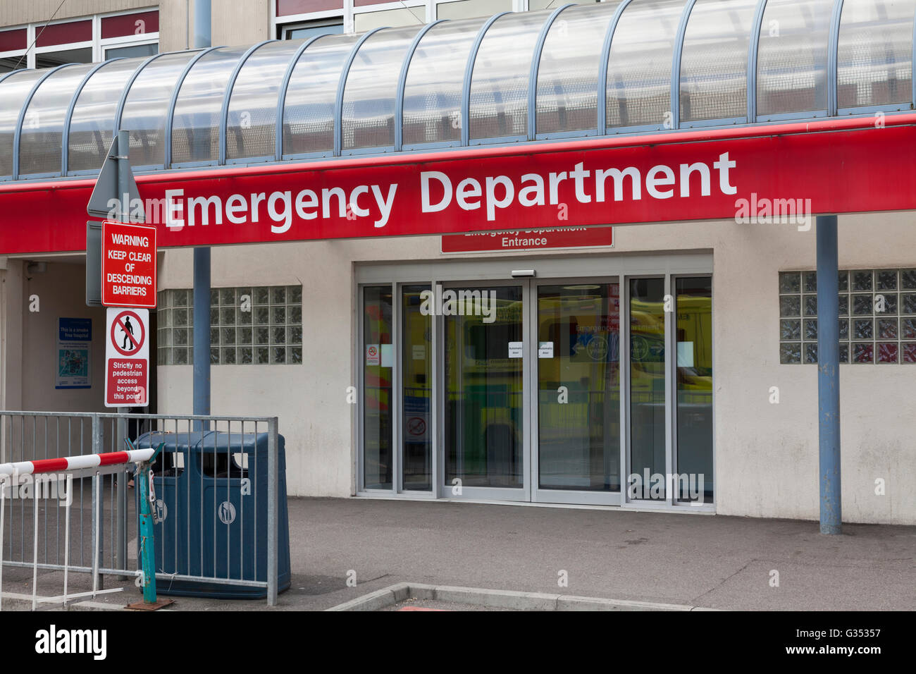 Eingang der Notaufnahme bei Southampton General Hospital, Southampton, Hampshire, England, Vereinigtes Königreich, Europa Stockfoto