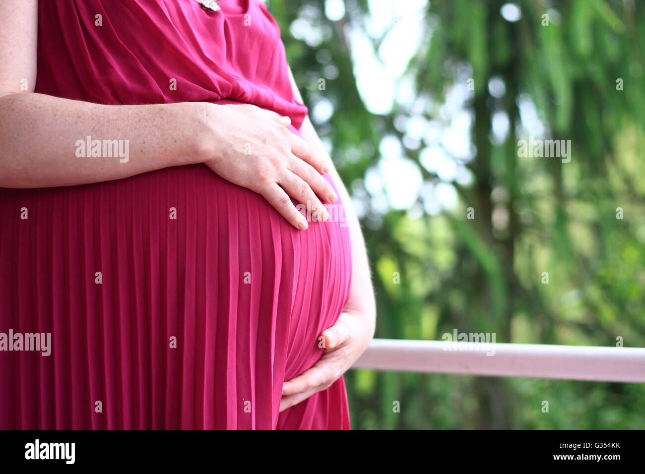 Schwangere Frau erwartet Kind Stockfoto