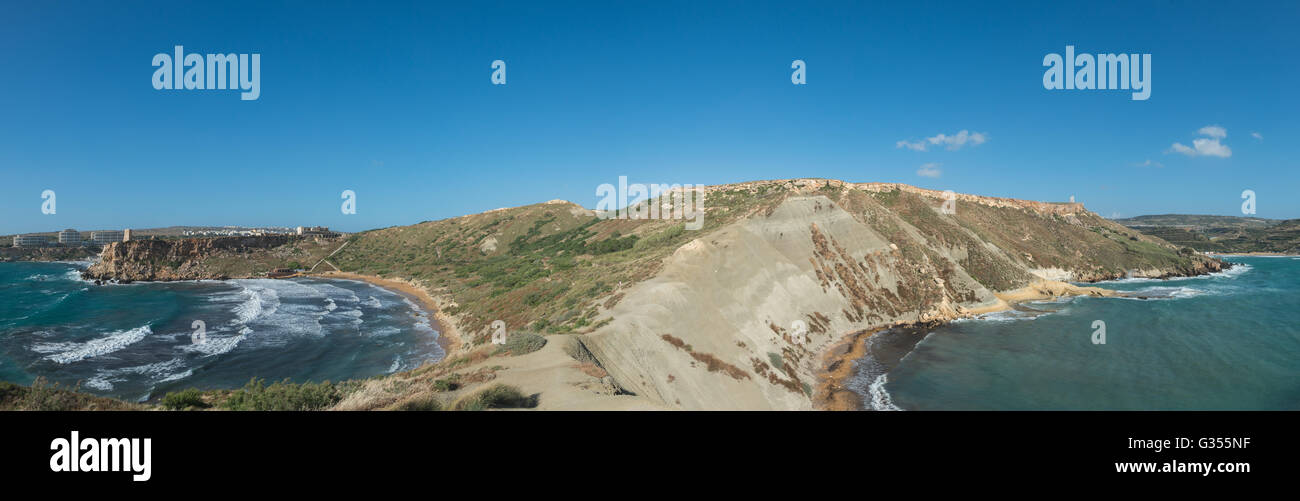 Der Strand von Ghajn Tuffieha in Malta Stockfoto