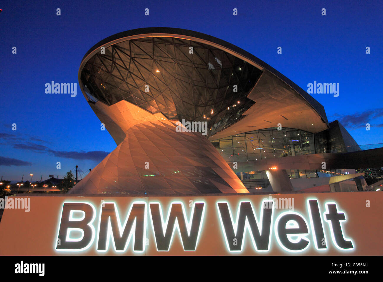 Deutschland, Bayern, München, BMW Welt, BMW Welt, moderne Architektur, Stockfoto