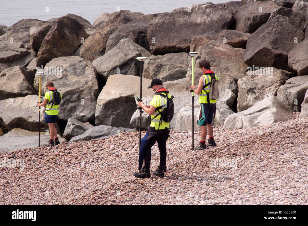 Küste und Strand in Sidmouth, Devon, durchläuft ein GPS basierte Umfrage von Mitarbeitern des EDI-Umfragen. Stockfoto