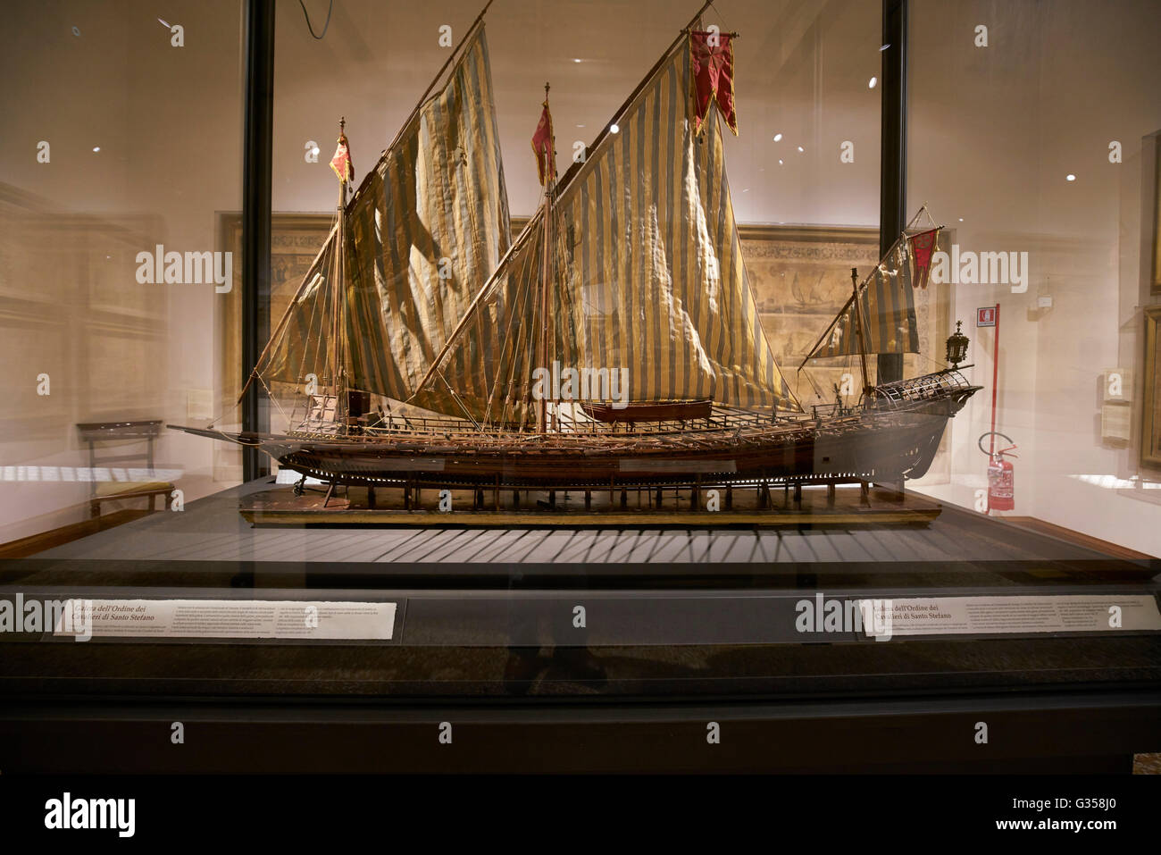 Schiffsmodelle im Poggi Museum (Museo Poggi) in den Palazzo Poggi an der Universität von Bologna. Stockfoto