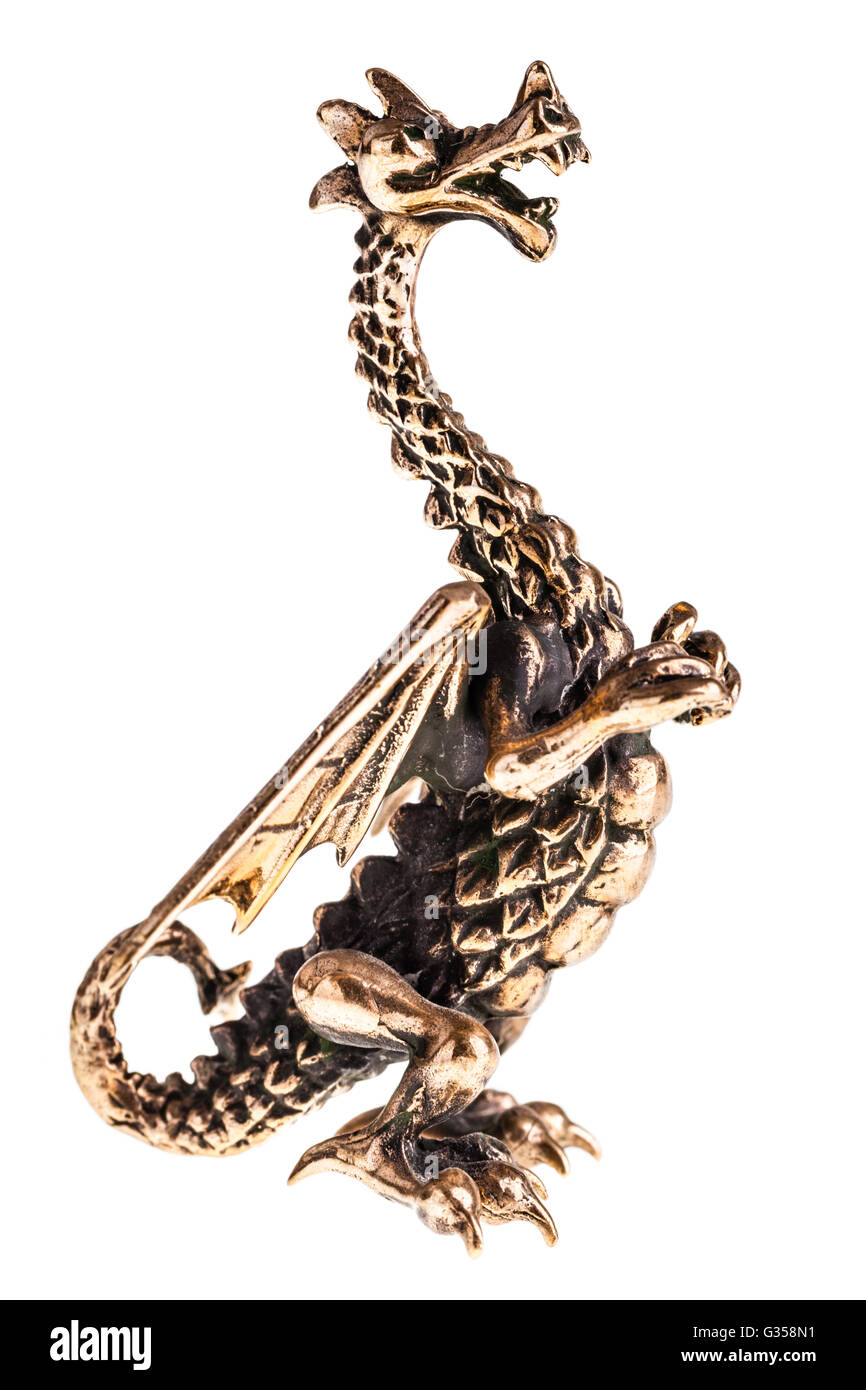 eine Bronze Fantasy Drachen Figur auf einem weißen Hintergrund isoliert Stockfoto