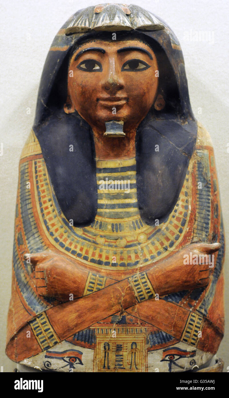 Ägypten. Polychrome innere Sarkophag. Die Zugehörigkeit zu einem Händler. 10. Jahrhundert v. Chr. Dritte Zwischenzeit. Die Eremitage. St. Petersburg. Russland. Stockfoto