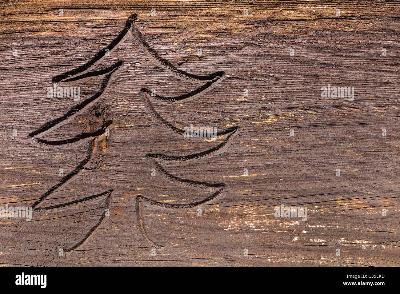 Geschnitzte Tanne in verwitterte Holz Stockfoto