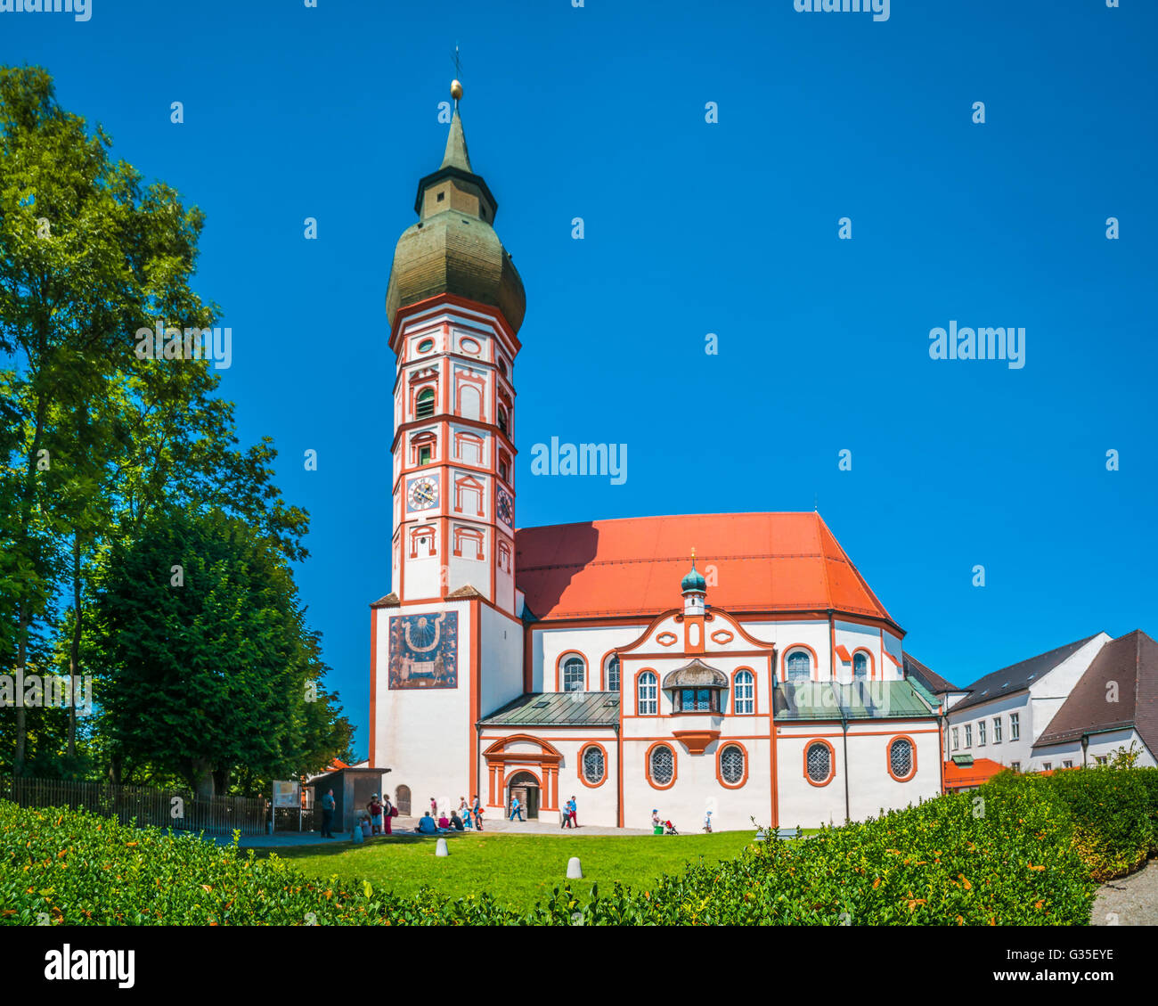 Schöne Aussicht auf historische Andechs Abbey im Sommer an einem sonnigen Tag, Landkreis Starnberg, Oberbayern, Deutschland Stockfoto