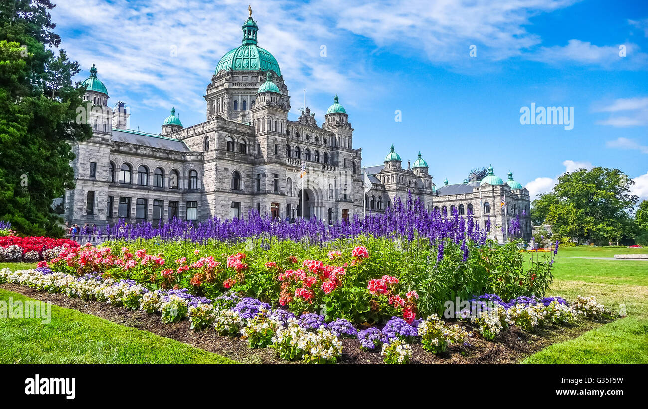 Schöne Aussicht auf historische Parlamentsgebäude im Stadtzentrum von Victoria, Vancouver Island, British Columbia, Kanada Stockfoto