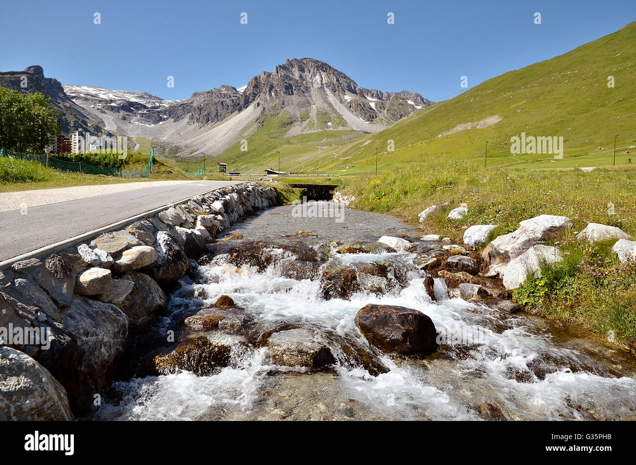 Stream in Tignes, Gemeinde im Departement Savoie in der Region Rhône-Alpes im Südosten Frankreichs Tarentaise-Tal Stockfoto