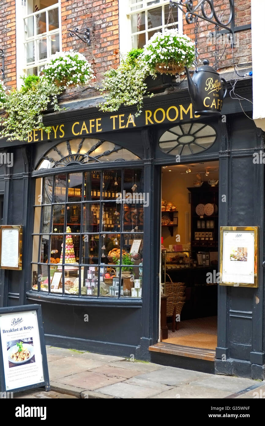 Kleine Betty Cafe Tee Zimmer Stonegate York North Yorkshire England UK England Europa Stockfoto