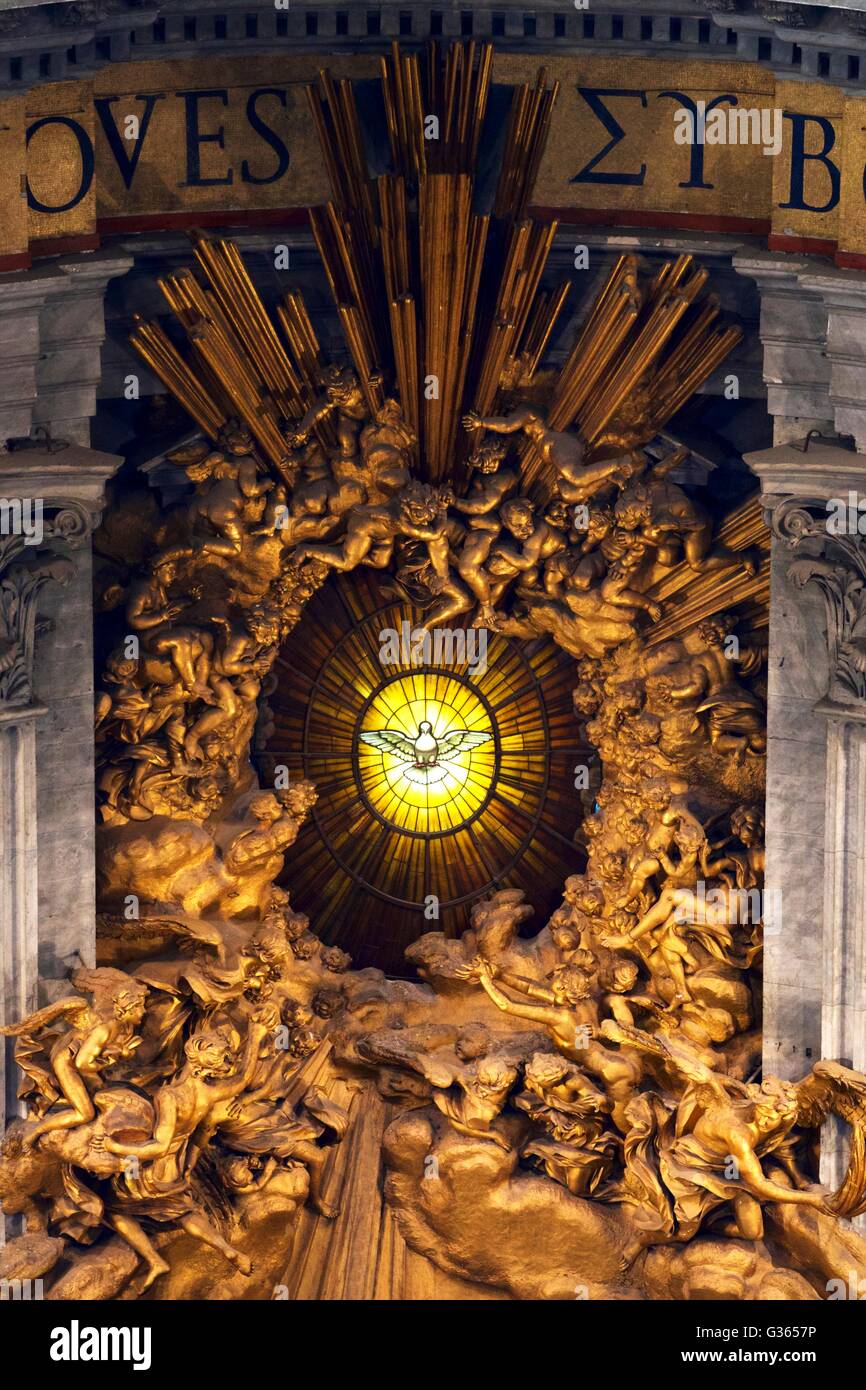 Thron des Heiligen Petrus in Herrlichkeit, von Bernini, Innenraum der St.-Petri Dom, Vatikan, Rom, Italien, Europa Stockfoto