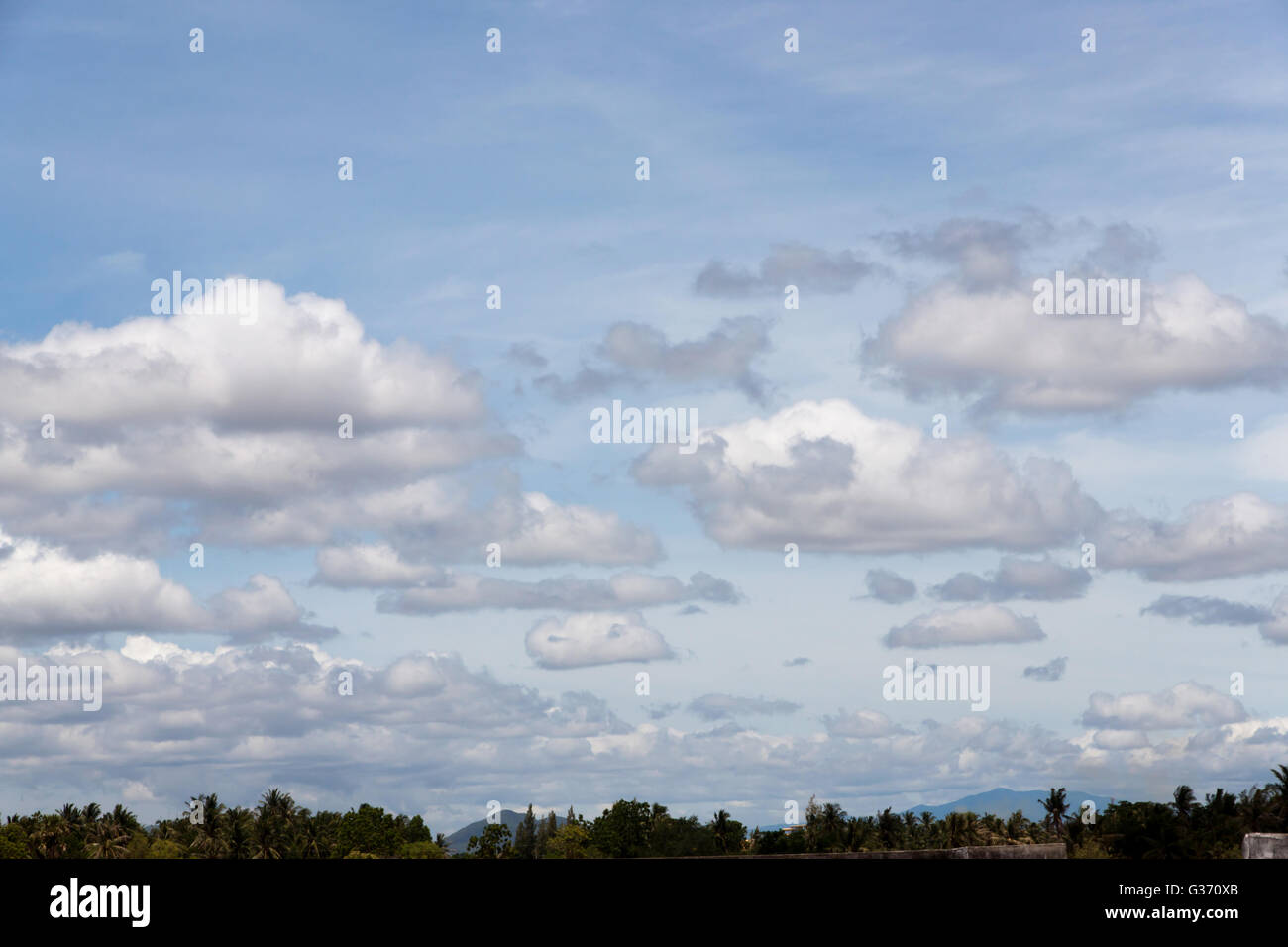 Cloud in Natur Regenzeit. Und glänzende Reflexion Wolke des Himmels Stockfoto