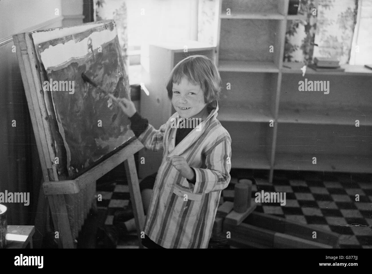 Junger Künstler im Gemeindekindergarten Stockfoto