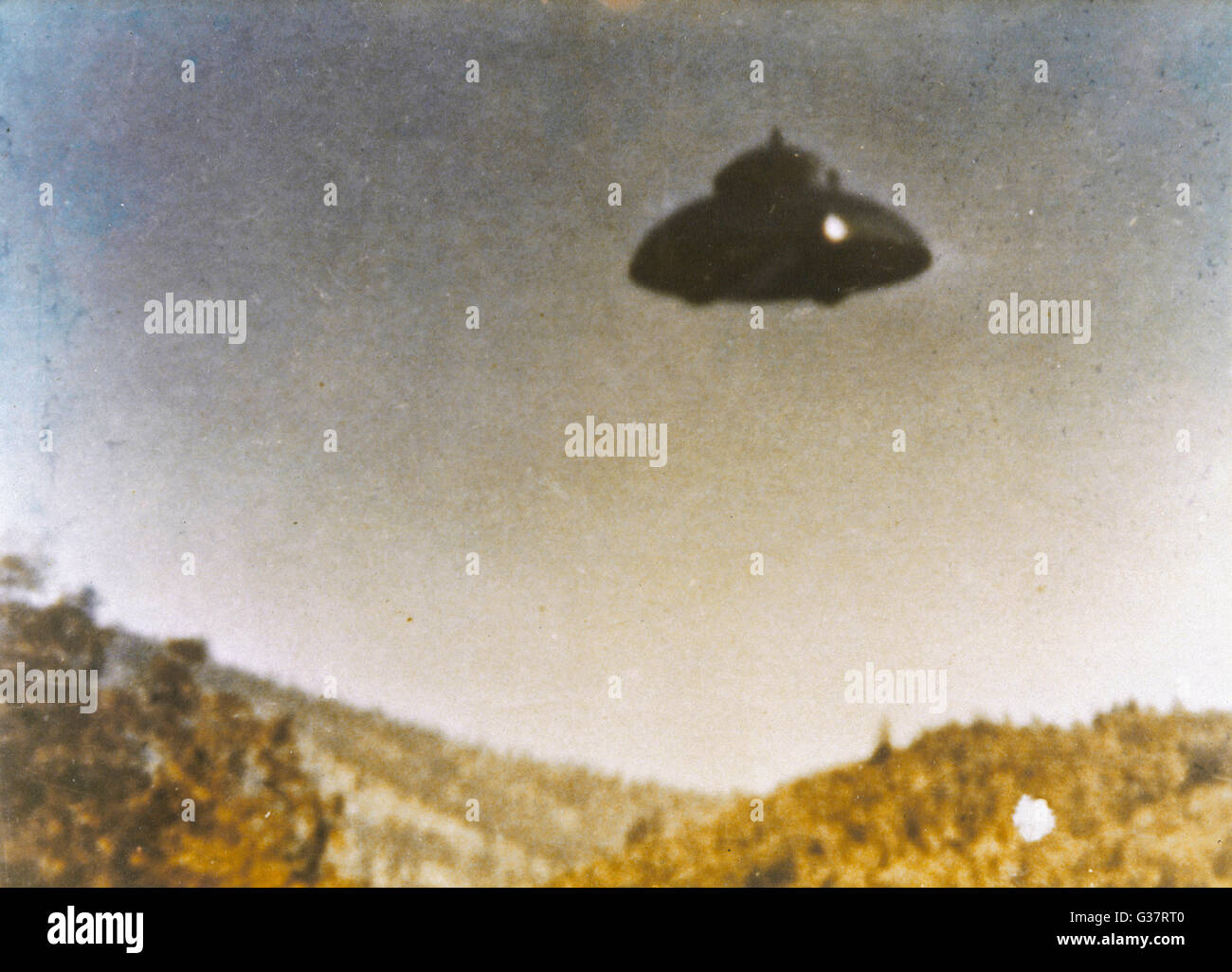 Adamski-Typ UFO fotografiert angeblich von Fritz van Nest in der Nähe von Kanab, Utah, bei vollem Tageslicht Datum: 21. März 1968 Stockfoto