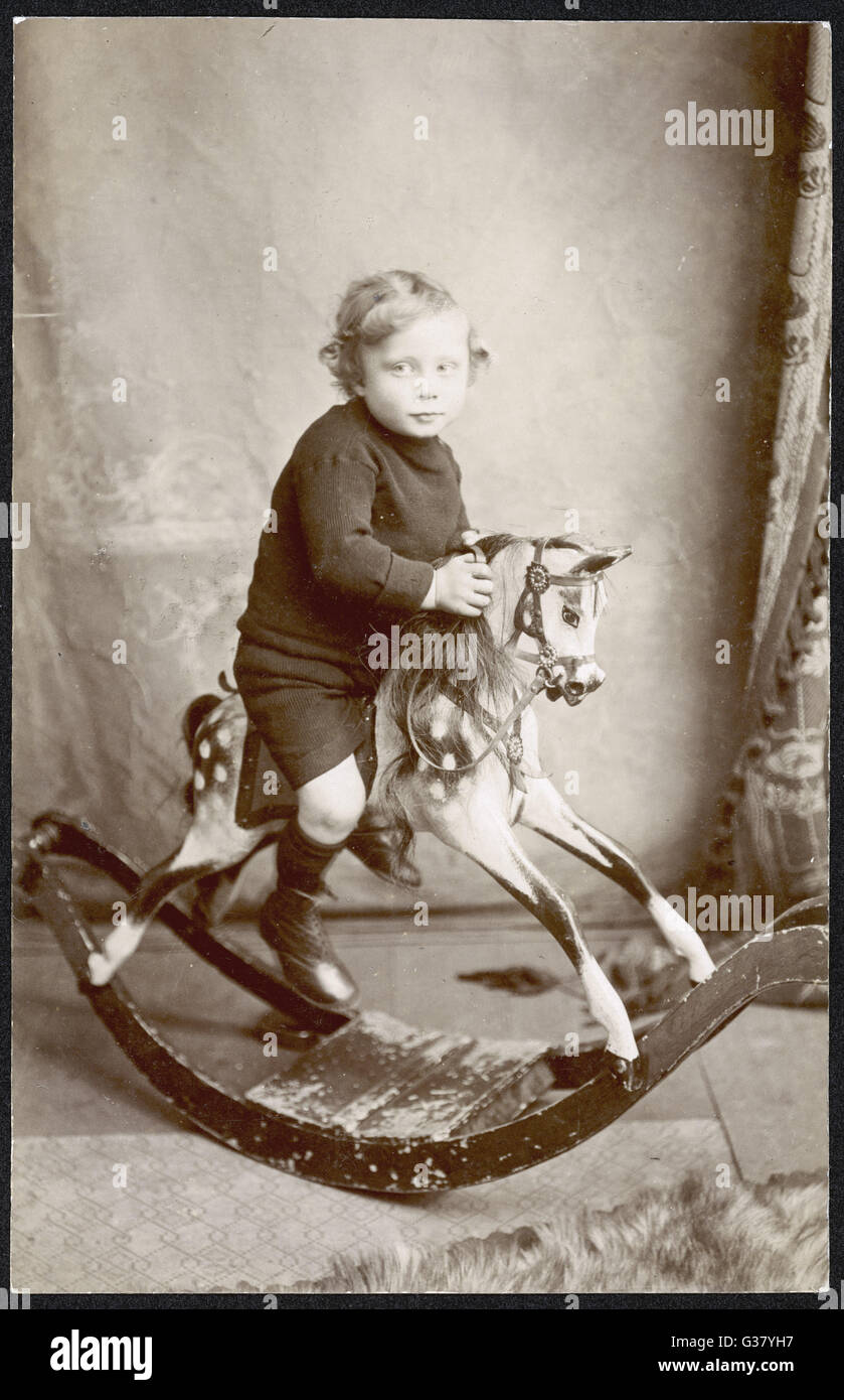 Viktorianisches schaukelpferd -Fotos und -Bildmaterial in hoher Auflösung –  Alamy