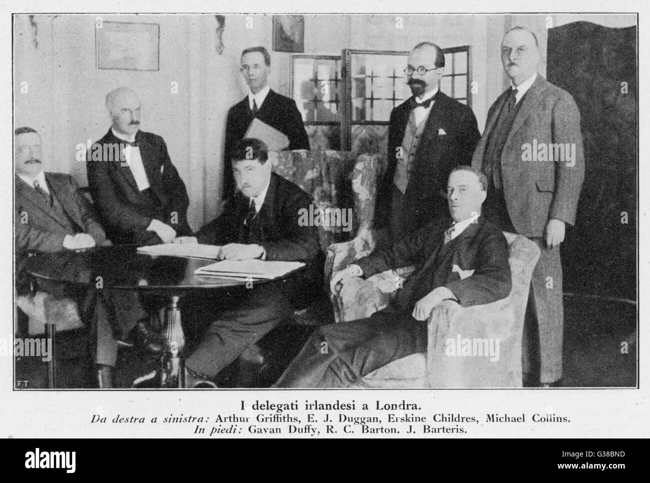 Delegation in London u. a. Arthur Griffiths, E J Duggan, Erskine KD, Michael Collins (seated) Gavan Duffy, R C Barton, J Barteris (stehend) Datum: 1921 Stockfoto Delegation in London u. a. Arthur Griffiths, E J Duggan, Erskine KD, Michael Collins (seated) Gavan Duffy, R C Barton, J Barteris (stehend) Datum: 1921 Stockfoto