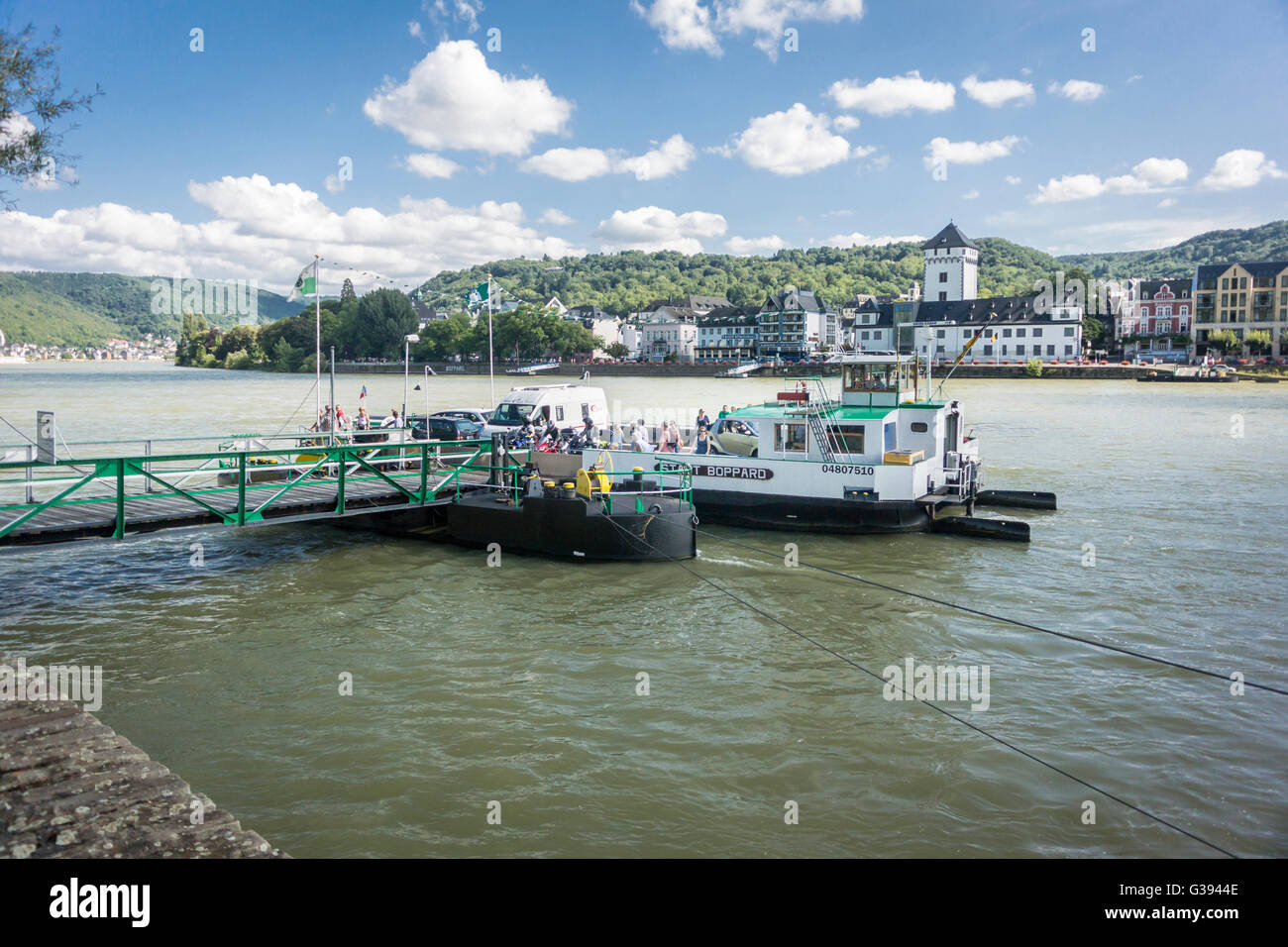 Fähre nach Boppard am Fluss Rhein, Deutschland Stockfoto
