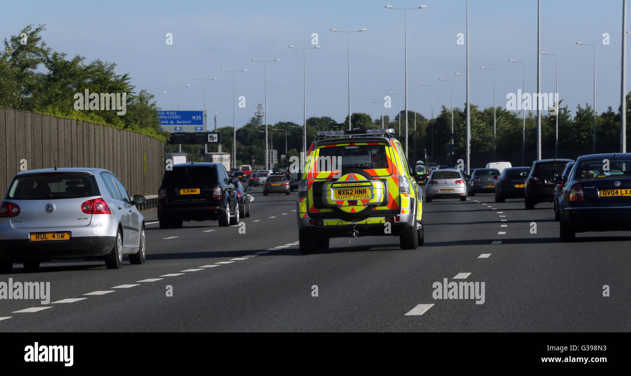 Verkehr und Autobahn Agentur Traffic Officer auf M25 Autobahn England Stockfoto