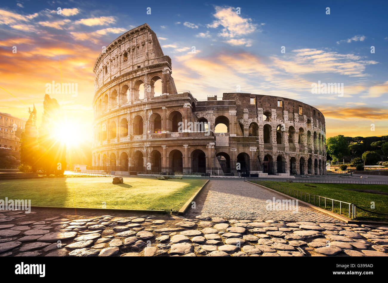 Ansicht des Kolosseums in Rom und morgen Sonne, Italien, Europa. Stockfoto