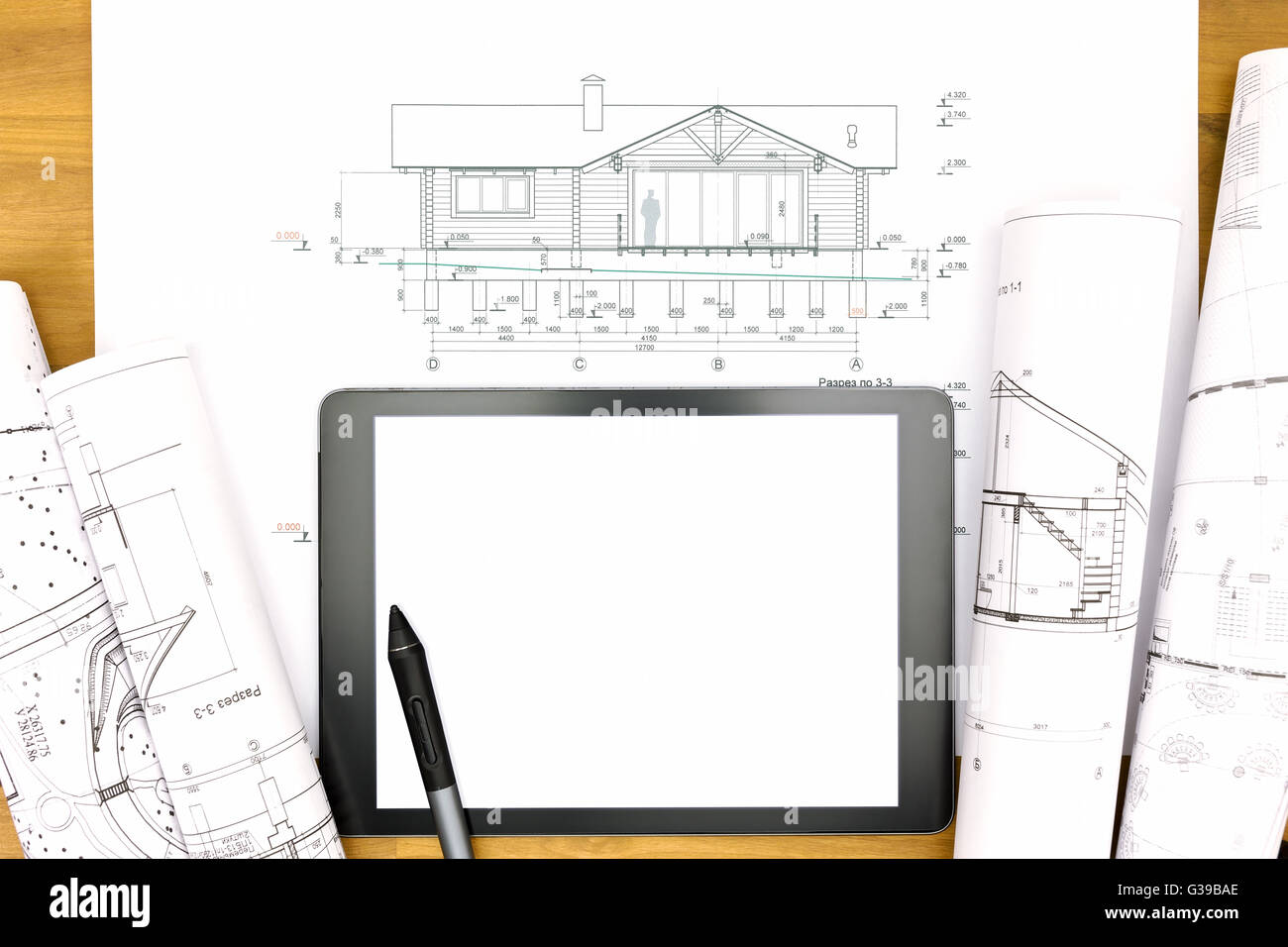 Baupläne mit Stift auf elektronische tablet Stockfoto