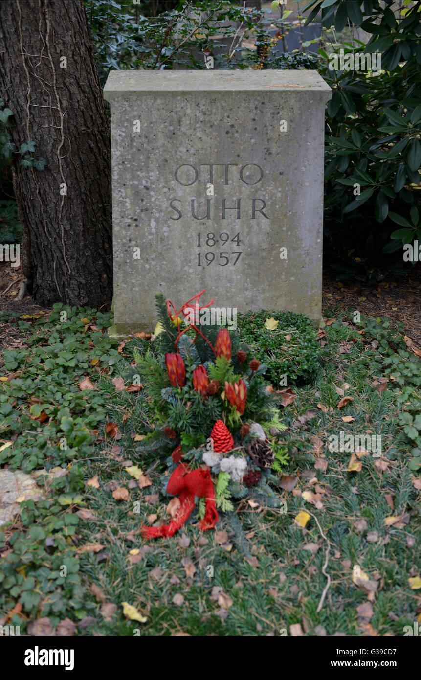 Greifen Sie, Otto Suhr, Waldfriedhof, Potsdamer Chaussee, Zehlendorf, Berlin, Deutschland Stockfoto