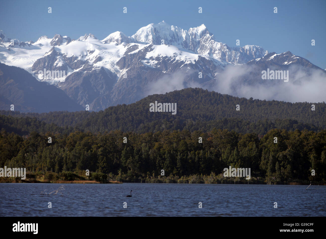Südalpen gesehen von Okarito Lagoon, Westküste Stockfoto