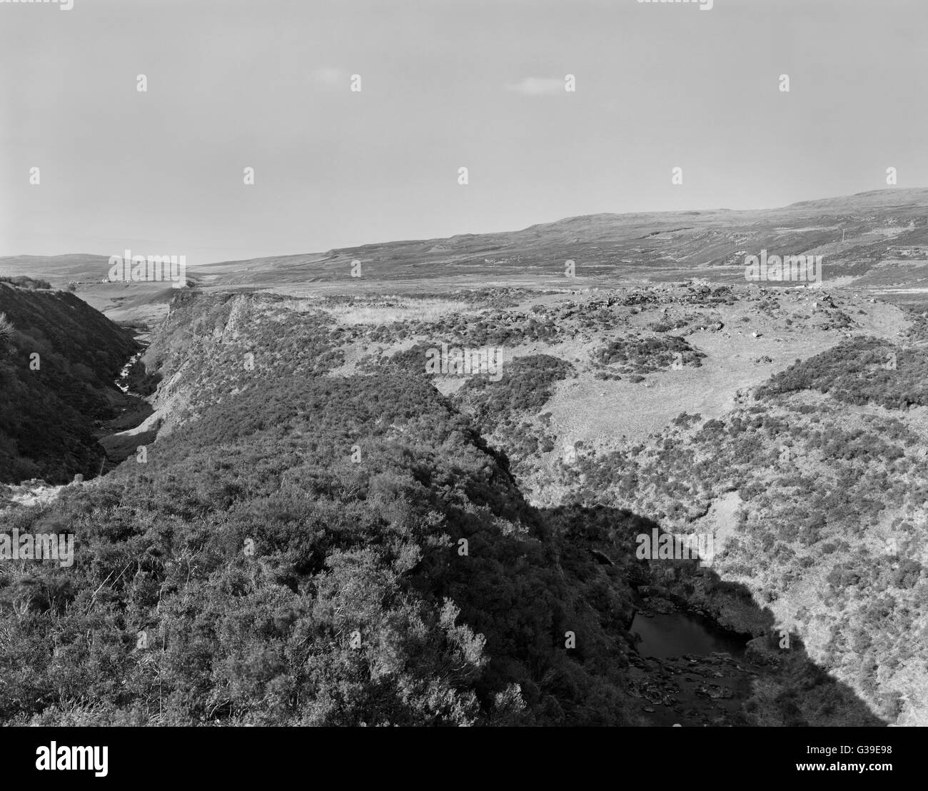 Blick NNE von Annait frühchristlicher klösterlichen Website gemacht Nutzen einer Eisenzeit Vorgebirge Festung auf Waternish, Isle Of Skye. Stockfoto