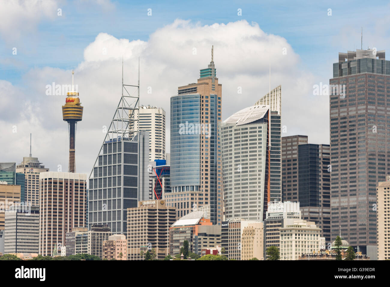 Australien Sydney Panorama bewölkten Himmel und hellen Stadtbild Linie Stockfoto
