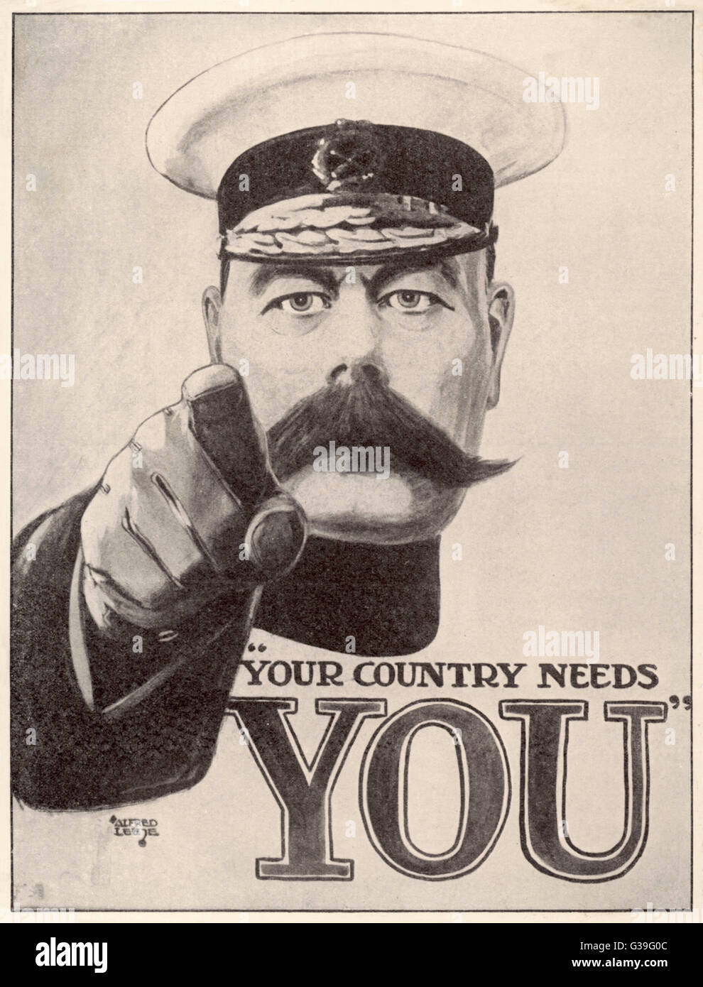 "Ihr Land braucht Sie" Diese direkte und grafische Einstellung Poster mit Lord Kitchener, zielte darauf ab, Befehl und inspirieren.     Datum: um 1915 Stockfoto
