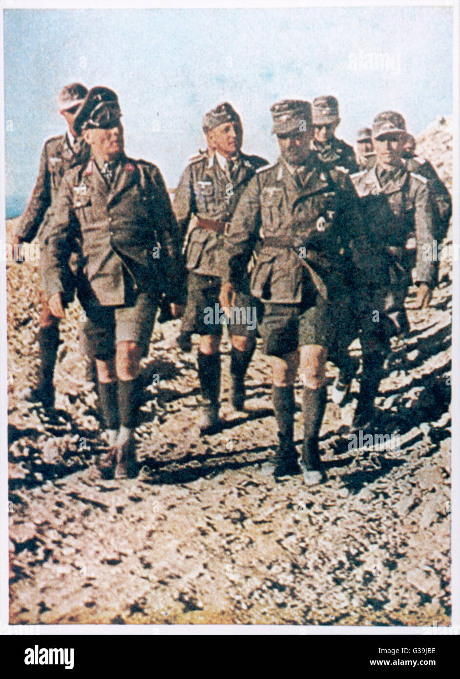 ERWIN ROMMEL General Feldmarschall (vorne links) mit Afrika Korps in der Wüste Datum: 1891-1944 Stockfoto
