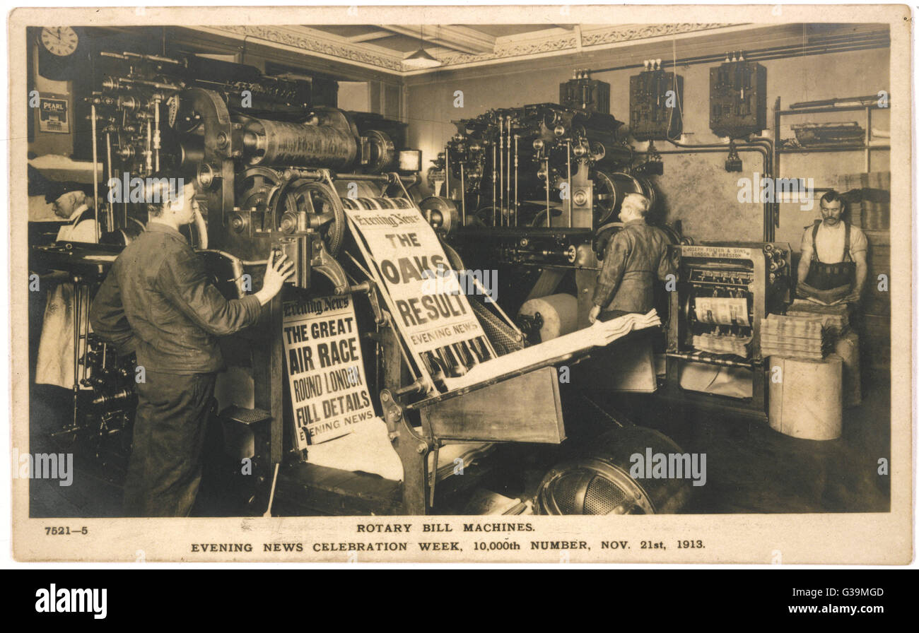 Rotierende Rechnung Maschinen drucken aus Kopien der Abendnachrichten, die 10. 000ste Ausgabe zu feiern.       Datum: 21. November 1913 Stockfoto
