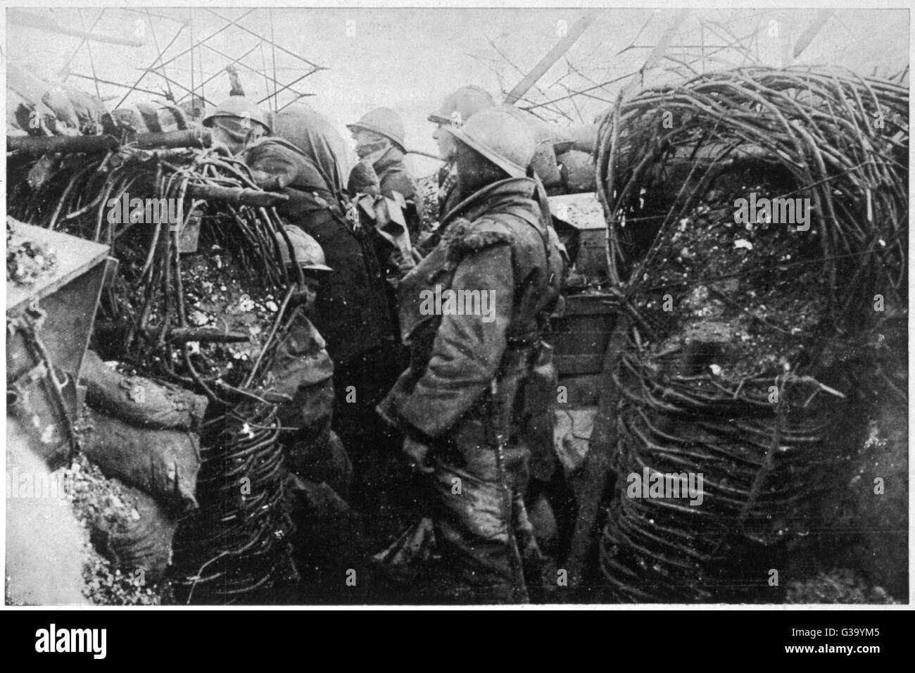 Lisening-Pfosten in einem fortgeschrittenen Graben nahe Souchez 1915 Stockfoto