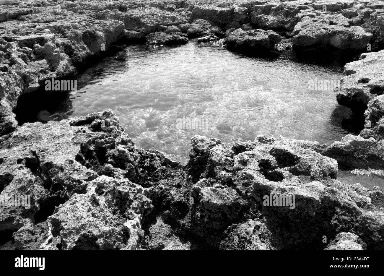 Naturbad des Meerwassers in Italien Stockfoto