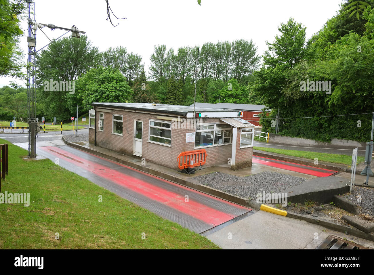 Öffentliche Brückenwaage am Ausgang einen Steinbruch in Cheddar, Somerset, Stockfoto
