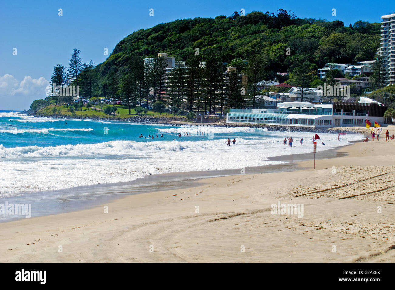 Burleigh Heads ist ein beliebter Familienstrand an der Gold Coast in Australien. Stockfoto