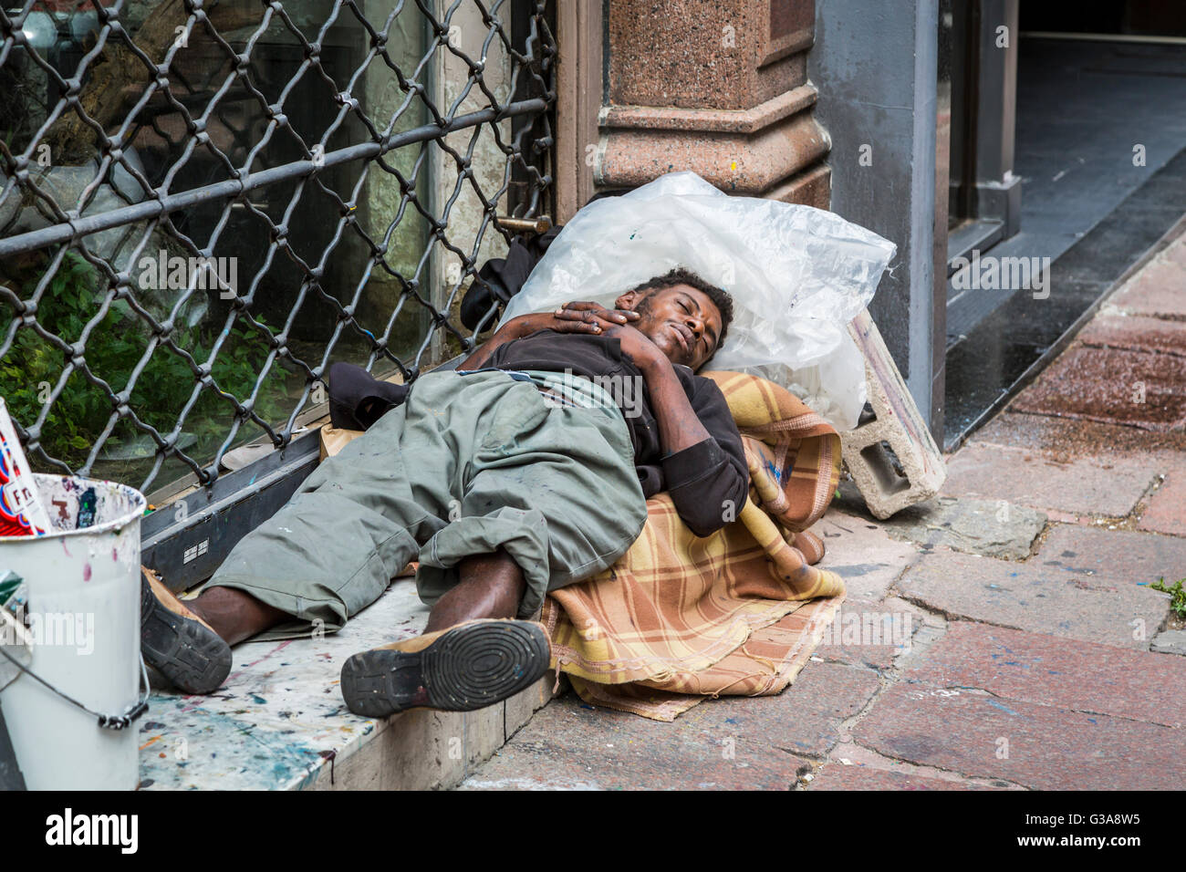 Ein Arbeiter auf der Straße in Montevideo, Uruguay, Südamerika. Stockfoto