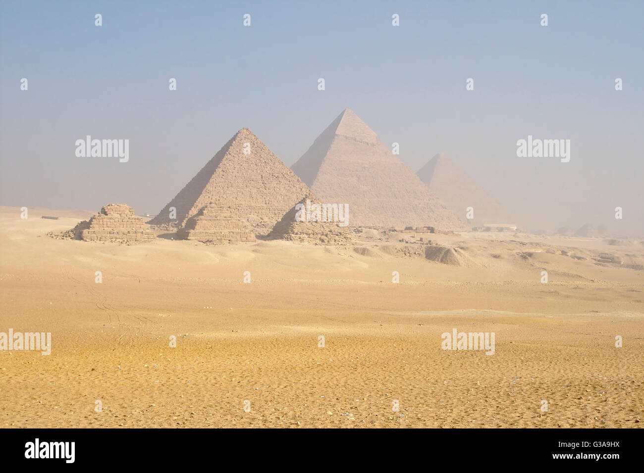 Pyramiden von Gizeh (Queens Pyramiden, Pyramide des Mykerinos, Chephren-Pyramide, Pyramide von Cheops), Ägypten Stockfoto